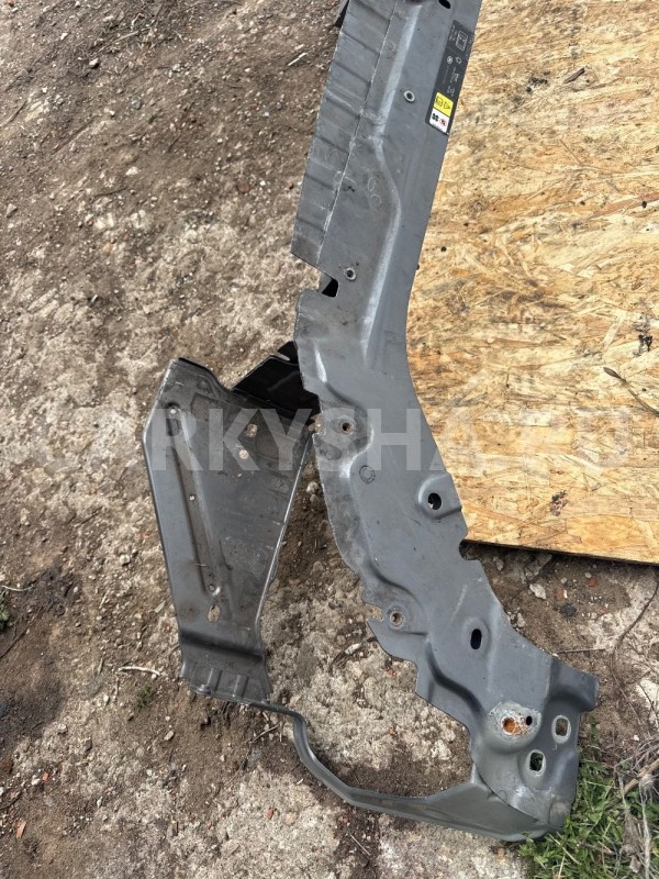 Телевизор панель передняя Land Rover Freelander 2 Land Rover Freelander оригинальный номер LR000023