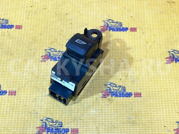 Кнопка стеклоподъемника Land Rover Freelander II рестайлинг (2010—2012) Land Rover Freelander оригинальный номер LR013904