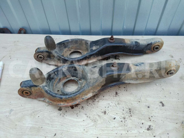 Рычаг задний нижний Mazda 3 Bk Mazda 2 оригинальный номер BBP3-28-300C