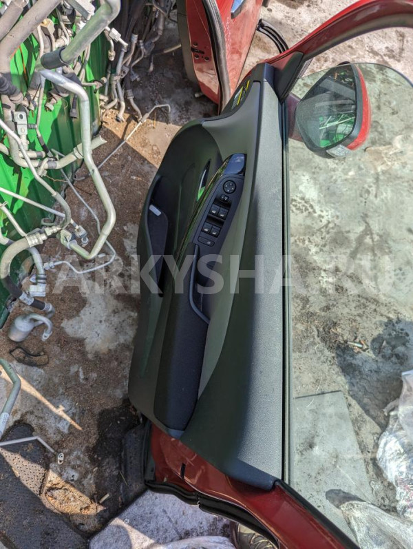 Дверь Citroen C4 Picasso 