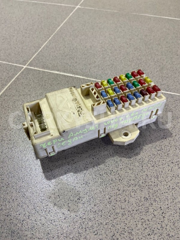 Блок предохранителей Chery Amulet 2006 год Chery Amulet (A15) оригинальный номер A113723010BA