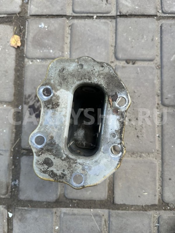 Кронштейн лонжерона правый Kia Ceed ED Kia Cee'd оригинальный номер 647201H010