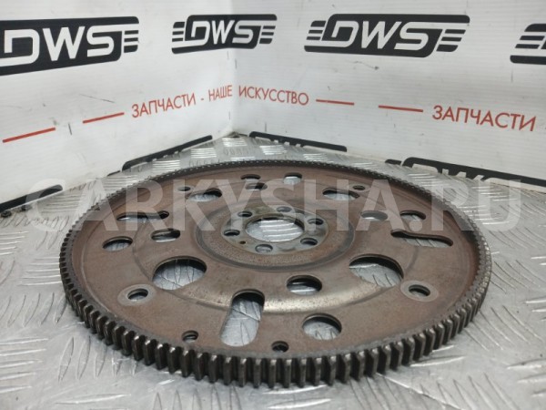 Маховик Nissan Serena 