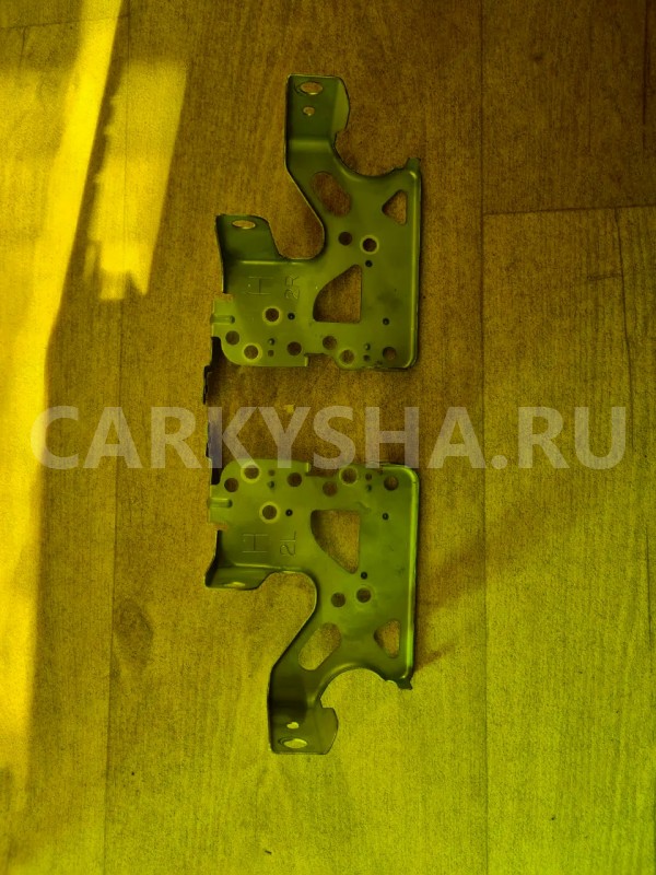 Крепление магнитофона Toyota Vanguard 