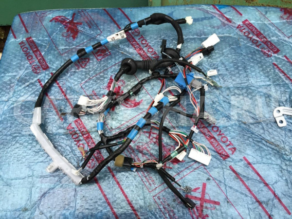 Проводка в крышку багажника Toyota RAV 4 IV (CA40) Рестайлинг оригинальный номер 82184-42611