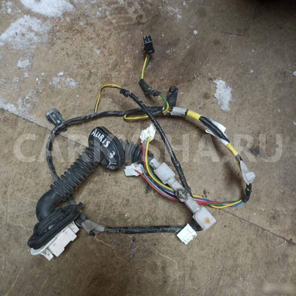 Проводка двери задней левой Toyota Auris E150 Toyota Auris оригинальный номер 8215402310
