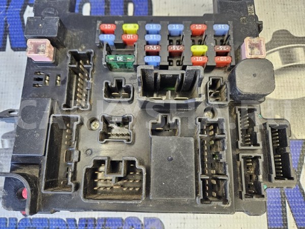 Блок предохранителей Mitsubishi Lancer 
