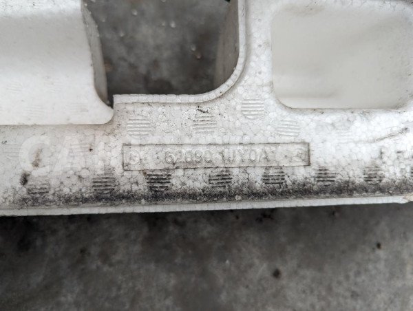 Пенопласт в бампер Nissan Tiida оригинальный номер 620901JY0A