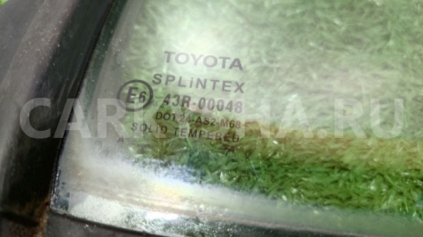 Стекло двери глухое (форточка) Toyota Yaris II (2005—2009) Toyota Yaris оригинальный номер 6812352150
