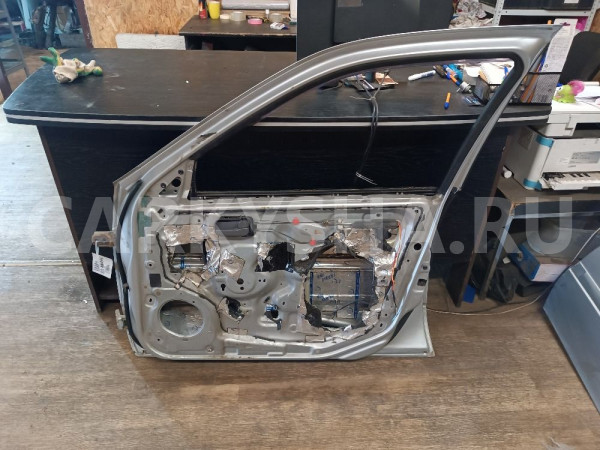 Дверь передняя правая Nissan Sunny оригинальный номер H01006N0MM