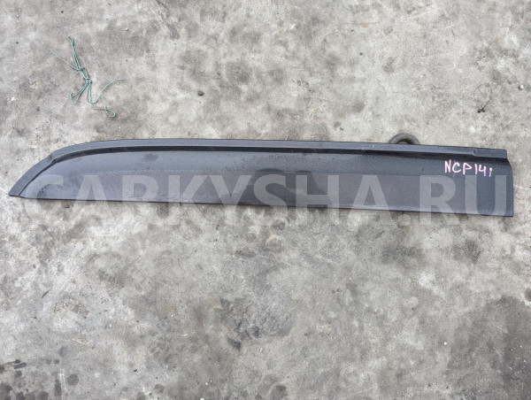 Ветровик Toyota Spade 