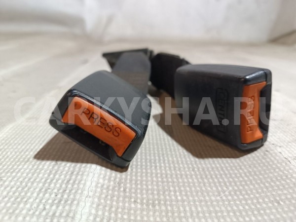 Ответная часть заднего ремня безопасности Nissan Primera 