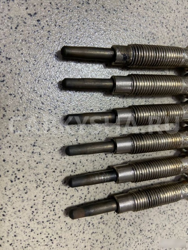 Свеча накаливания Nissan Laurel 2000 г Nissan Laurel оригинальный номер GLSP028