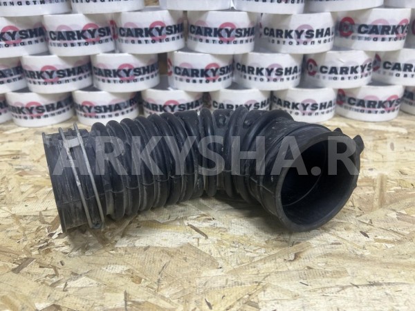 Патрубок воздушного фильтра Toyota Fortuner II Рестайлинг оригинальный номер 17881-0E020