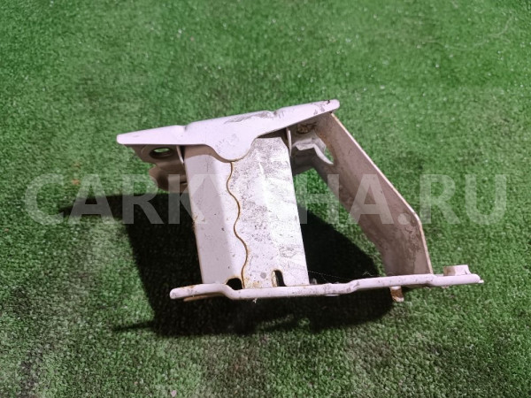 Кронштейн усилителя заднего бампера левый Toyota Corolla оригинальный номер 5201602040