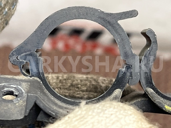 Кронштейн трубки кондиционера BMW X5 оригинальный номер 12 51 7 809 180, 12 51 7 809 180, 12517809180, 7809180