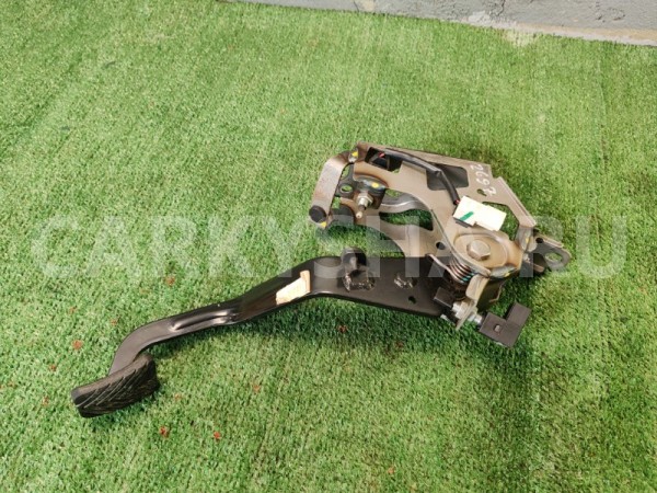 Педаль сцепления Kia Ceed 2017 328023X120 УНИВЕРСАЛ G4LC Kia Cee'd 