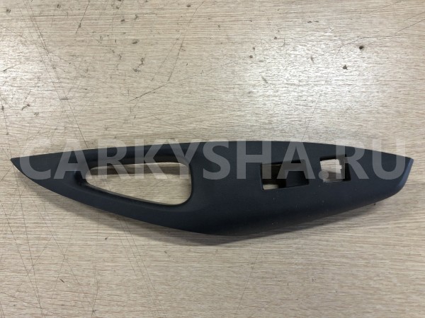 Накладка под кнопки задняя левая Toyota Corolla XII (E210) – седан оригинальный номер 74272-02A20