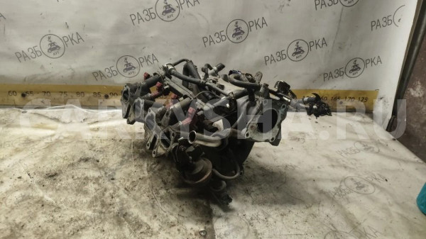 Впускной коллектор c рампой форсунками Almera N16 Nissan Almera 