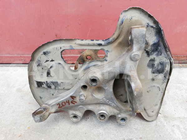 Кулак передний левый Mercedes-Benz C-Class W204 271.950 Mercedes-Benz C-klasse оригинальный номер A2043320101