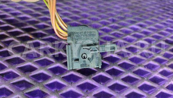 Разъем 0005453930 Mercedes-Benz W210 Mercedes-Benz E-klasse оригинальный номер 0005453930