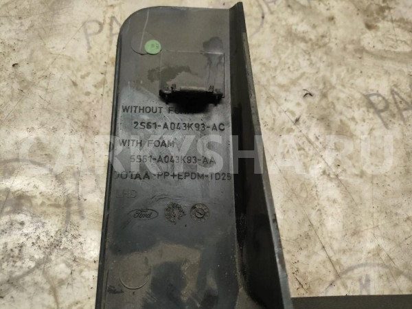 Накладка торпедо  Ford Fiesta Mk5 Ford Fiesta оригинальный номер 1357657