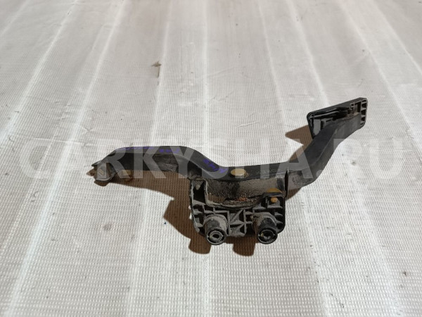 Педаль газа Hyundai Elantra оригинальный номер 327002D500
