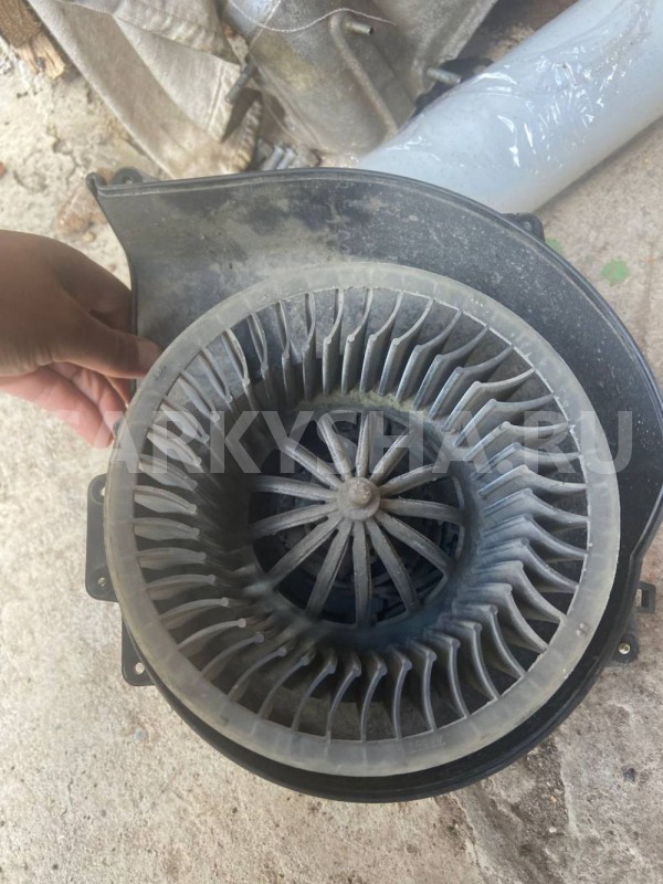 Моторчик печки Volkswagen Polo IV (2001—2005) Volkswagen Polo оригинальный номер 6Q1819015C