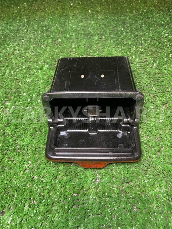 Пепельница Toyota Camry оригинальный номер 74130-33020