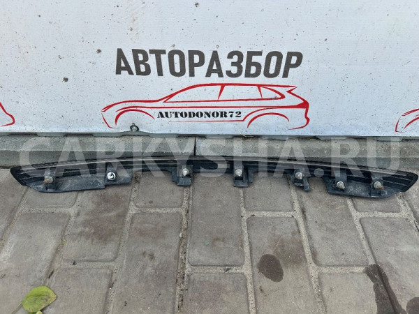Накладка крышки багажника Toyota Avensis T270 Toyota Avensis оригинальный номер 7680105090