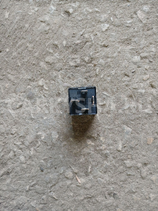 Реле 643 VAG 8K0951253 Volkswagen Polo оригинальный номер 8K0951253