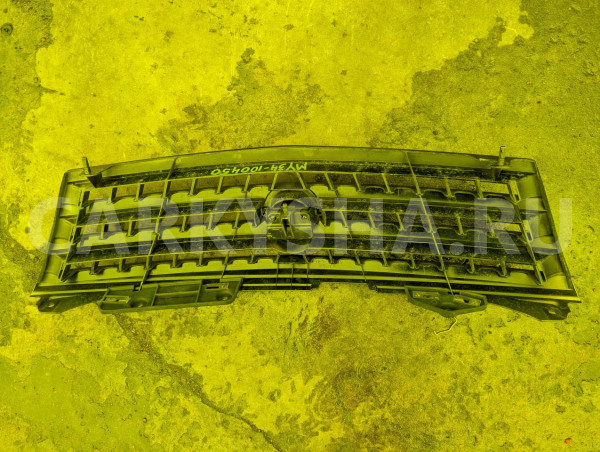 Решетка радиатора Nissan Cedric оригинальный номер 62310CR600