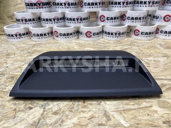 Центральный стоп сигнал Toyota Camry VII (XV50) оригинальный номер 81006-33030-C0
