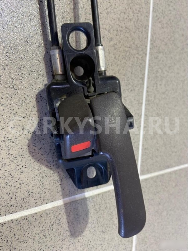 Замок двери задний правый Toyota Crown 1993г Toyota Crown 