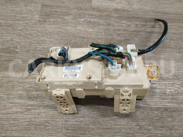 Блок предохранителей салонный Toyota Avensis оригинальный номер 82641CA20F