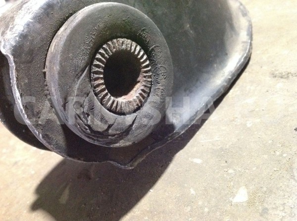 Рычаг Mitsubishi Delica IV (1994—2011) Mitsubishi Delica оригинальный номер Mb698512