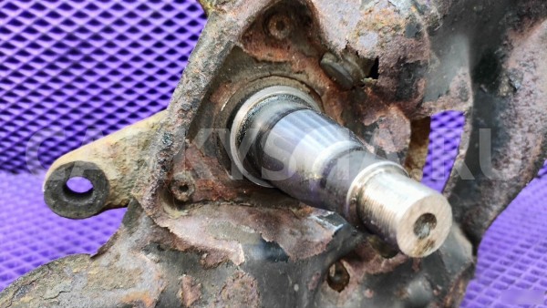 Кулак поворотный передний левый Mercedes-Benz W210 Mercedes-Benz E-klasse оригинальный номер 2102201