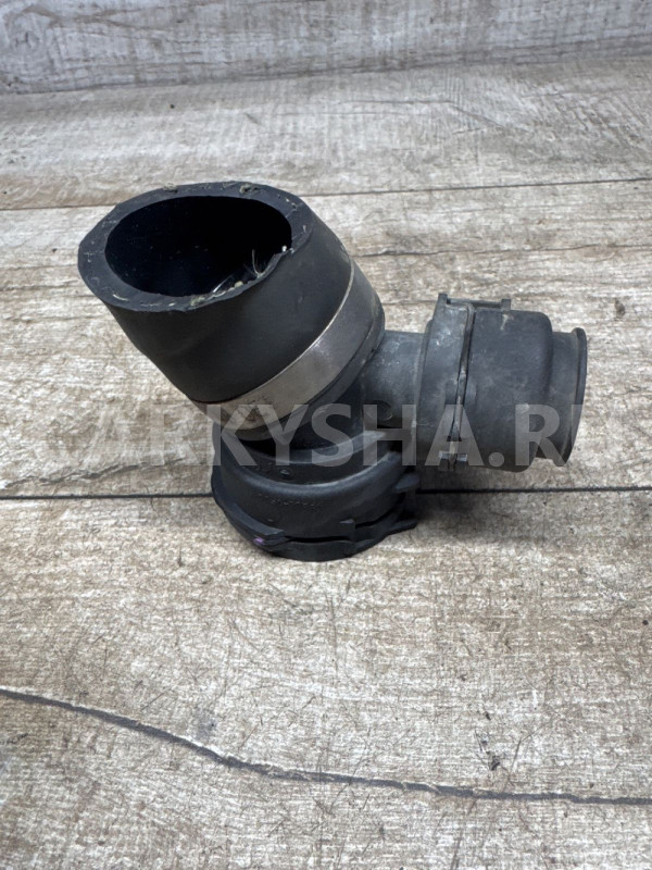 Фланец на патрубок радиатора bmw x5 e70 BMW X5 оригинальный номер 7798495