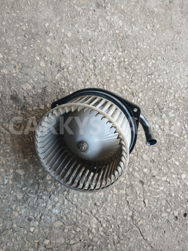 Моторчик печки отопителя Mitsubishi Lancer 9 Mitsubishi i оригинальный номер MR568593