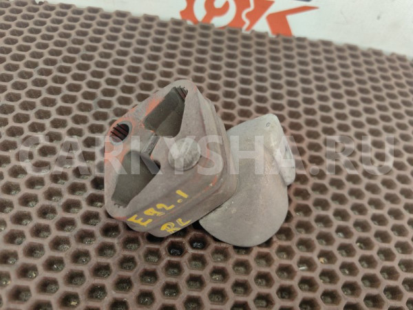 Кронштейн выхлопа BMW 3er оригинальный номер 18 30 7 526 848, 18 30 7 526 848, 18307526848, 7526848, 18 20 7 590 154, 18207590154, 7590154, 18 20 7 549 545, 18207549545, 7549545, 18 20 7 617 490, 18207617490, 7617490