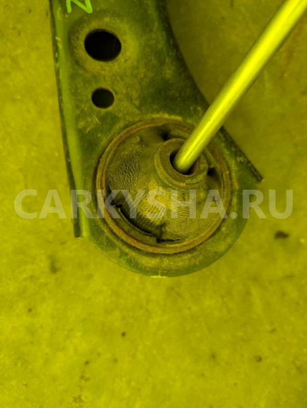 Рычаг Toyota Prius оригинальный номер 4806947060