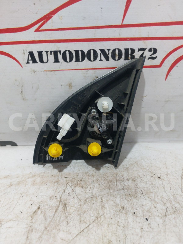 Крышка зеркала внутренняя левая Hyundai Solaris Hyundai Solaris оригинальный номер 876511R020