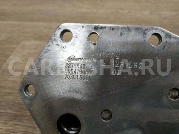 Радиатор масляный Land Rover Freelander оригинальный номер 9654790880