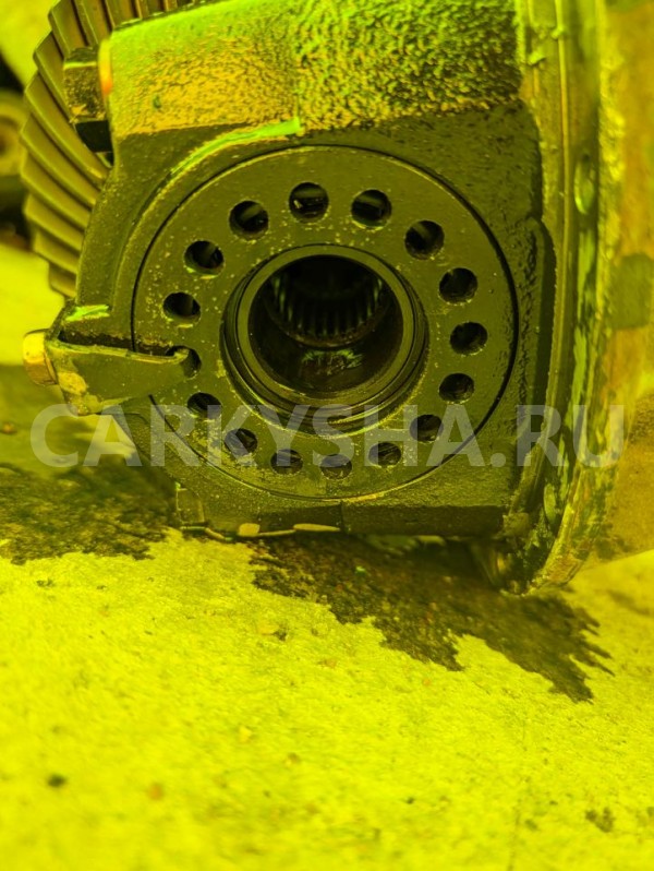 Редуктор Mitsubishi Pajero iO оригинальный номер MR498871