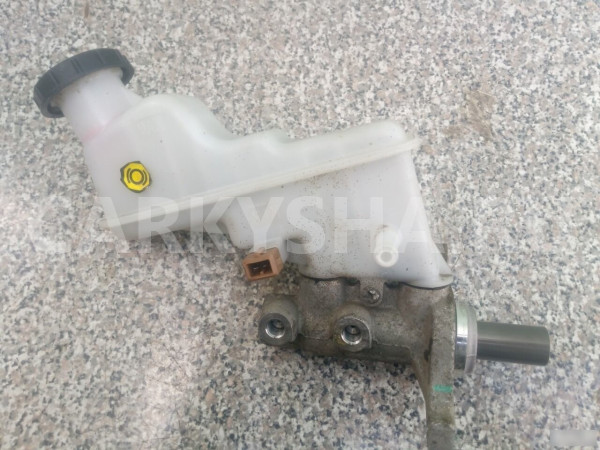 Главный тормозной Хундай Солярис Hyundai Solaris Hyundai Solaris оригинальный номер 585104L100 585104L150