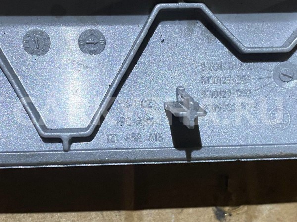 Накладка декоративная Skoda Octavia II рестайлинг (2008—2013) Skoda Octavia оригинальный номер 1z1858418