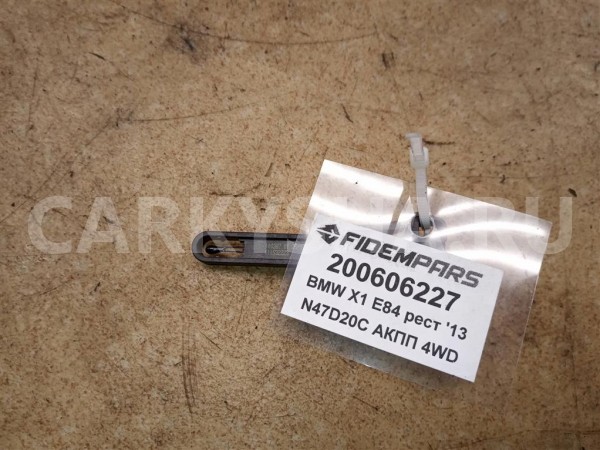 Название детали Датчик температуры воздуха Модель BMW X1 E84 BMW X1 оригинальный номер 64116930015