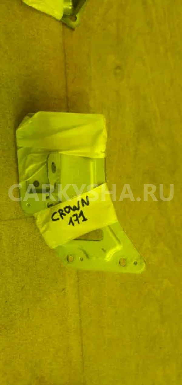 Крепление магнитофона Toyota Crown 