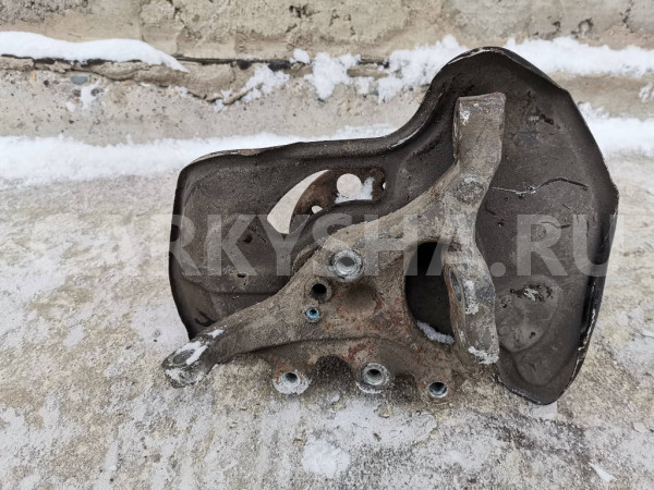 Кулак левый передний Mercedes-Benz C-класс W204 Mercedes-Benz C-klasse оригинальный номер A2043320101