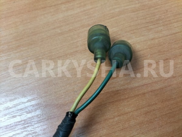 Разъем на звуковой сигнал Mitsubishi Galant EA1A Mitsubishi Galant 